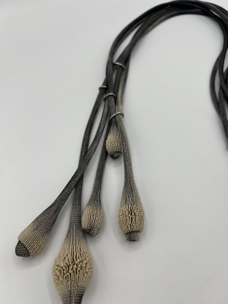 zabadia_scarf_pu